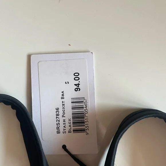 Bandier Stash Pocket Bra - Picture 2 of 4